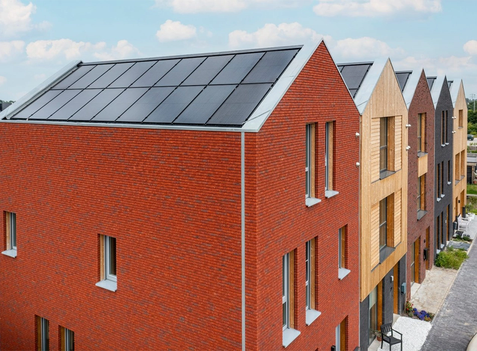 Building complex with a photovoltaic system on the roof (photo)